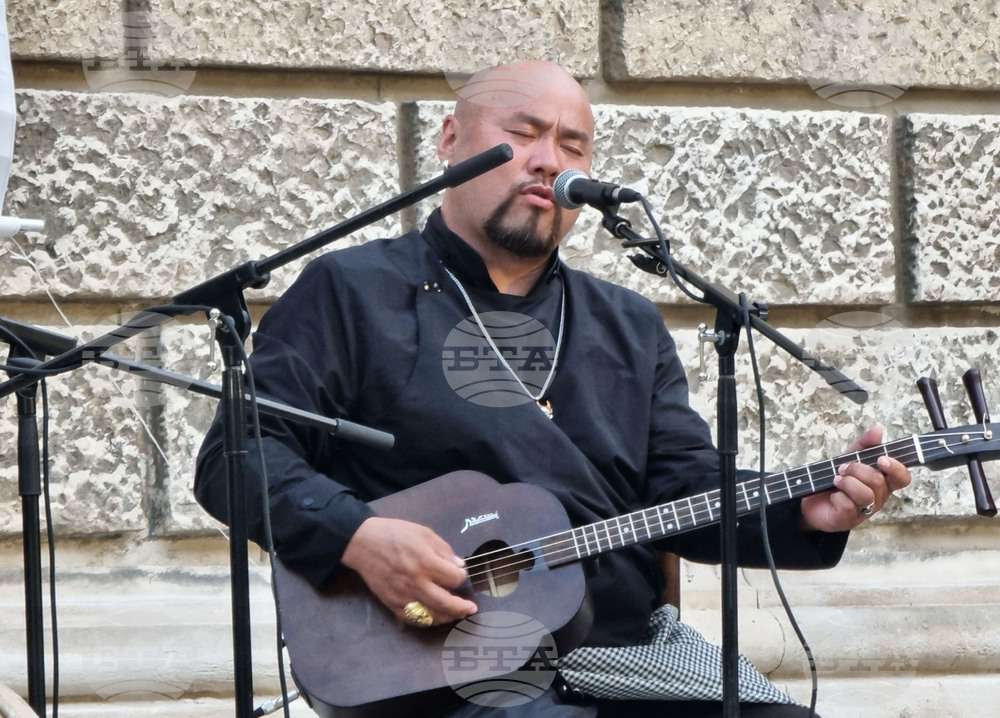Chinese Ih Tsetsn Ensemble Enchants Audience in Varna