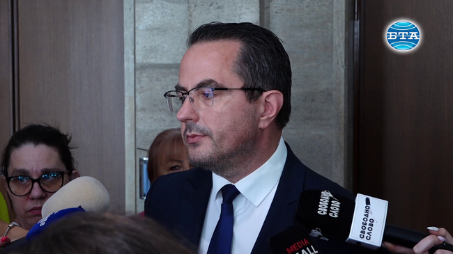 Вариантът за правителство е да се обединим всички, обявили се срещу ГЕРБ и ДПС, каза Цончо Ганев от „Възраждане“