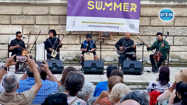 Китайският ансамбъл  „Их тачин“ очарова публиката на фестивала „Варненско лято“