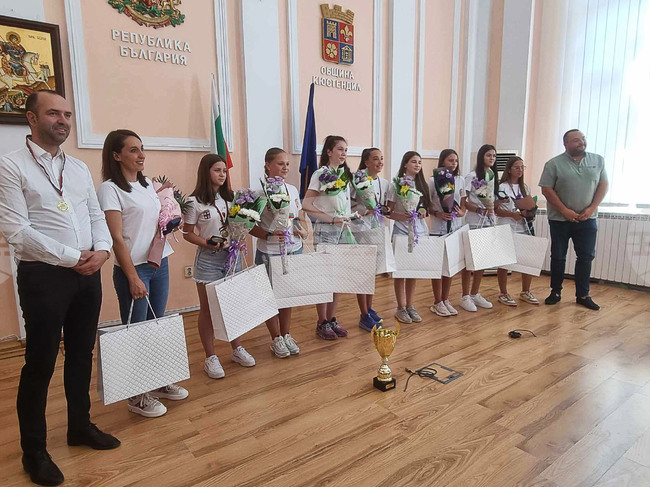 Кюстендил - награда - ученици