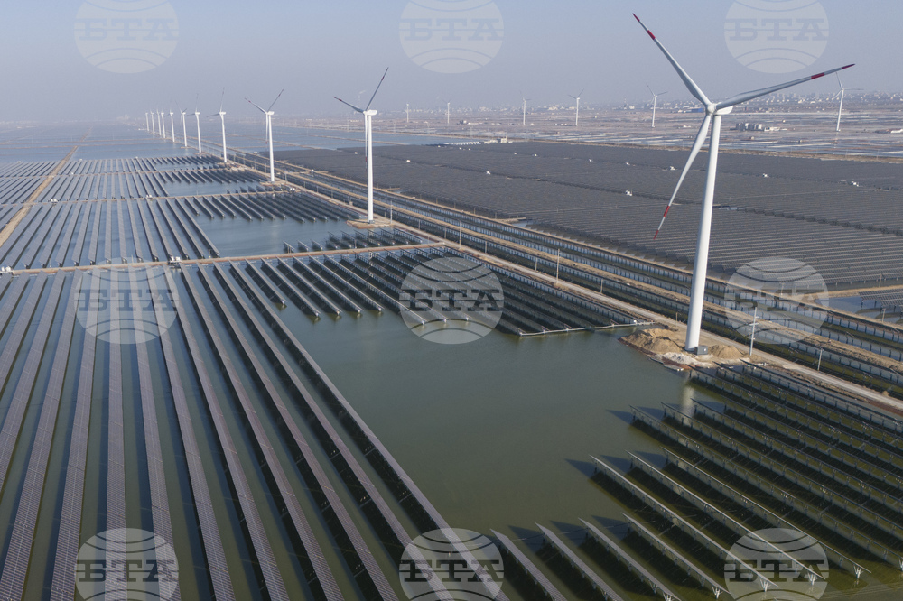 Производството на възобновяема енергия в Китай се е утроило за последните пет години, отчита китайска правителствена служба 