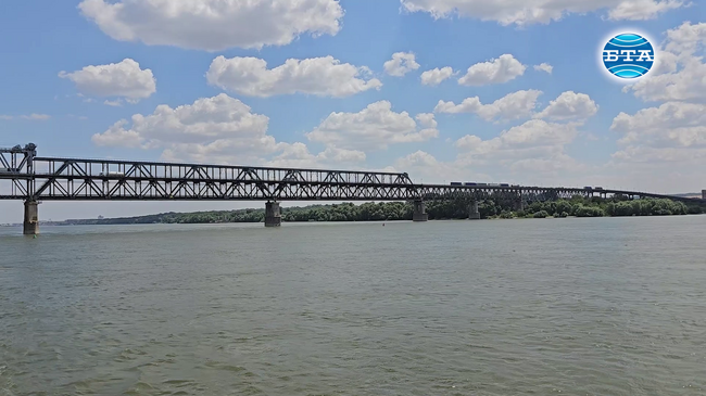 Служебният министър на регионалното развитие Виолета Коритарова даде началото на основния ремонт на Дунав мост при Русе