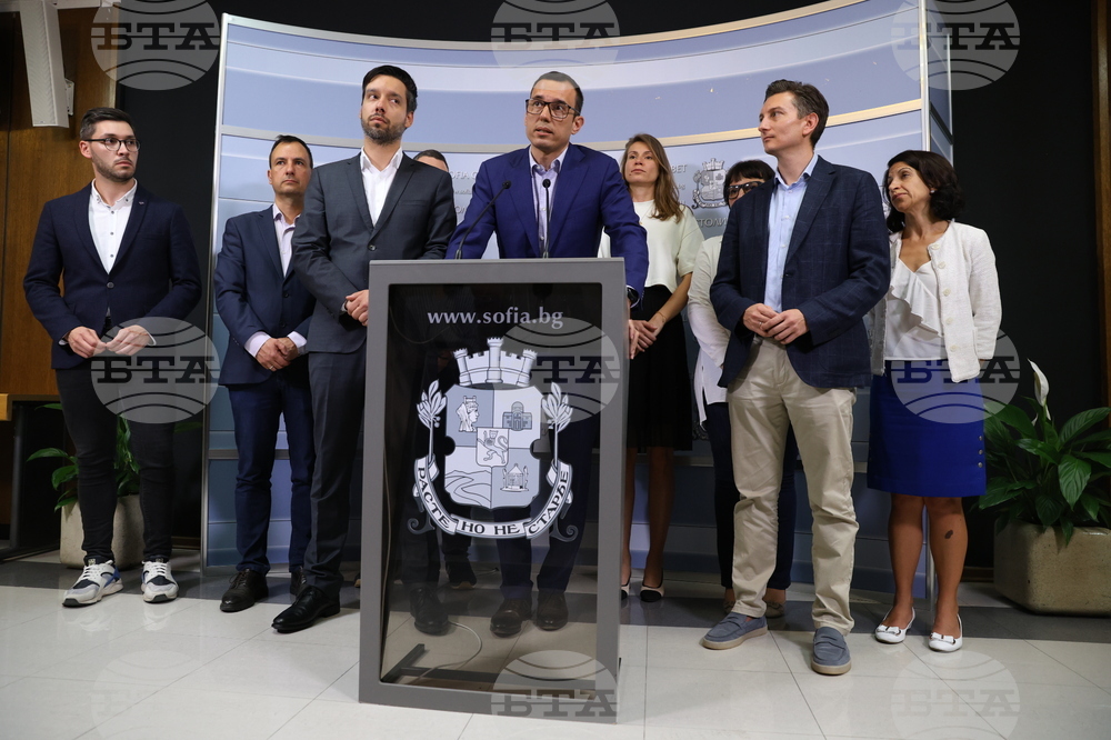 Васил Терзиев - общински съветници - брифинг