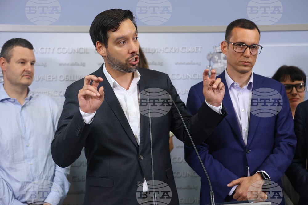 Васил Терзиев - общински съветници - брифинг