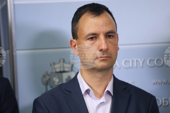 Разбираме решението на "Спаси София", но го оценяваме като политическа грешка, обявиха от ПП-ДБ в Столичния общински съвет 