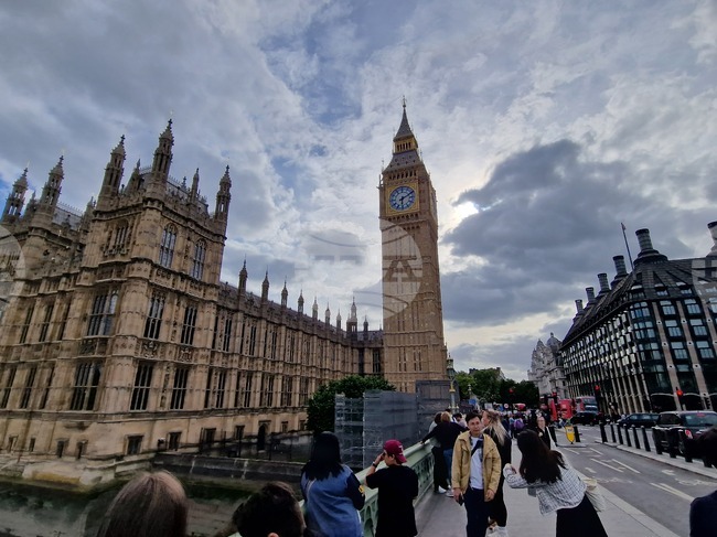 Британски артист развя палестинското знаме по време на представление в Кралската опера в Лондон