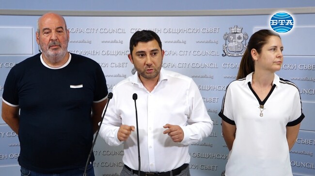 Общинският съветник Карлос Контрера обвини "Продължаваме промяната-Демократична България" ("Спаси София") в бездействие по отношение на шест общински дружества