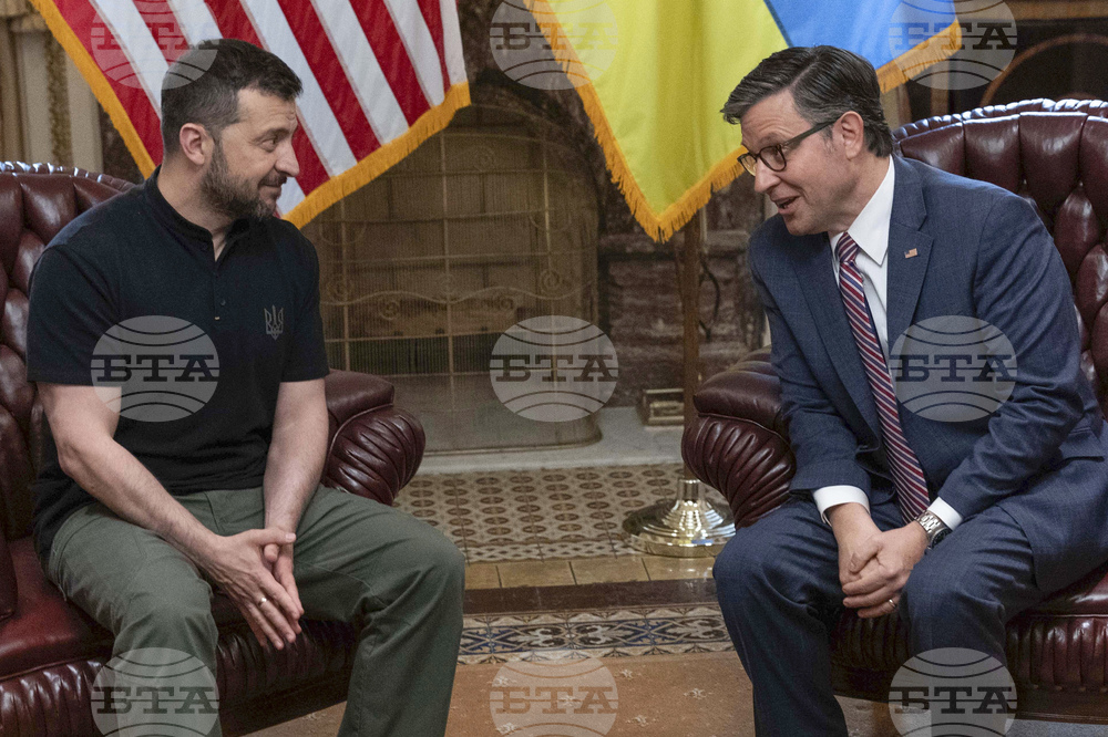 Украинският президент Зеленски поздрави Майк Джонсън за преизбирането му за председател на Камарата на представителите в Конгреса на САЩ