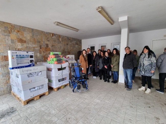 В Плевен центрове за деца от семеен тип получиха дарение, закупено със средства от благотворителен концерт