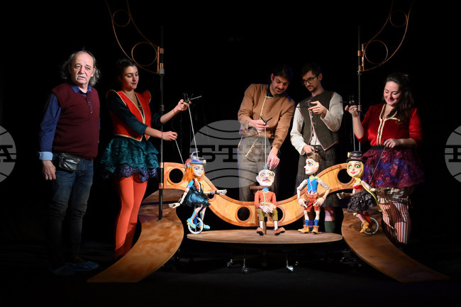 Пловдив - „Каменното цвете" - премиерен спектакъл 