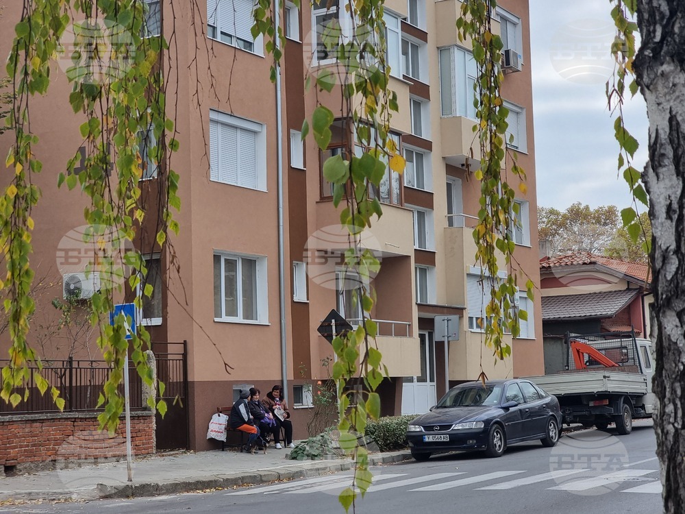 Сключени са договорите за саниране на два жилищни блока в Елхово