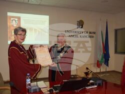 церемония за удостояването на д-р Йохана ван Бруген с почетното звание „Доктор Хонорис Кауза на Русенския университет „Ангел Кънчев”