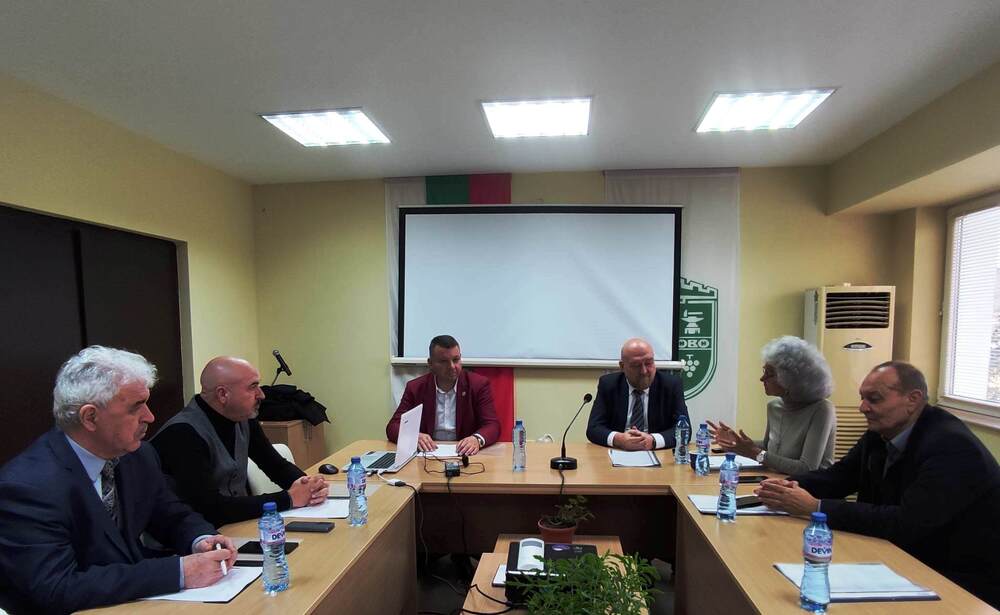 Областна администрация Разград: Областният управител участва в проведеното в Иваново заседание на съвместната българо-румънска земеделска работна група 