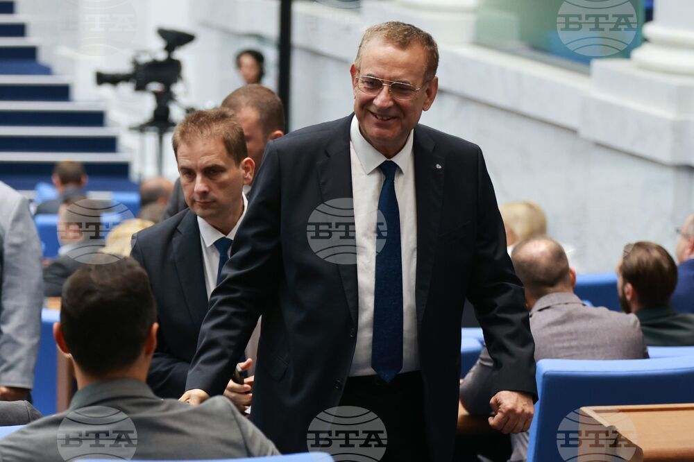 Парламент - заседание -  Джевдет Чакъров