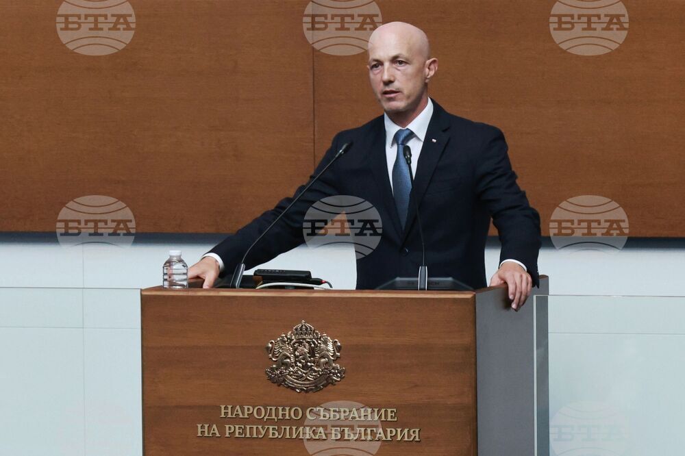 Парламент - заседание - Коста Стоянов