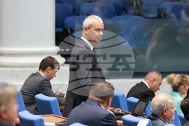 Парламент - заседание - Костадин Костадинов