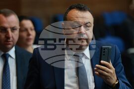 Парламент - заседание - Хамид Хамид