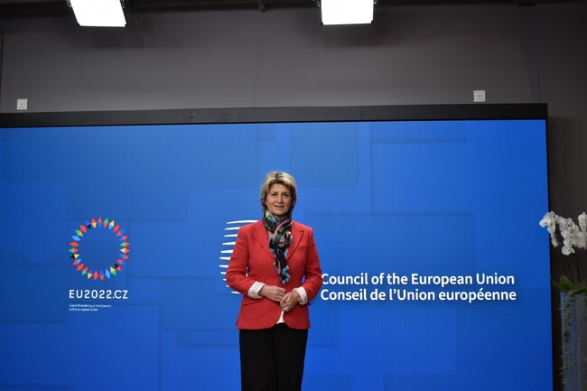 Весела Лечева: Енергийната криза извежда на преден план устойчивите решения за спорта