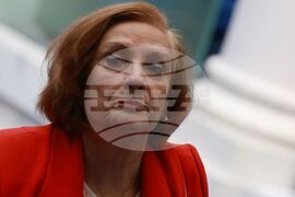 Парламент - заседание - Искра Михайлова