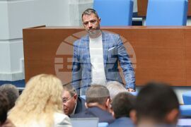 Парламент - заседание - Делян Добрев