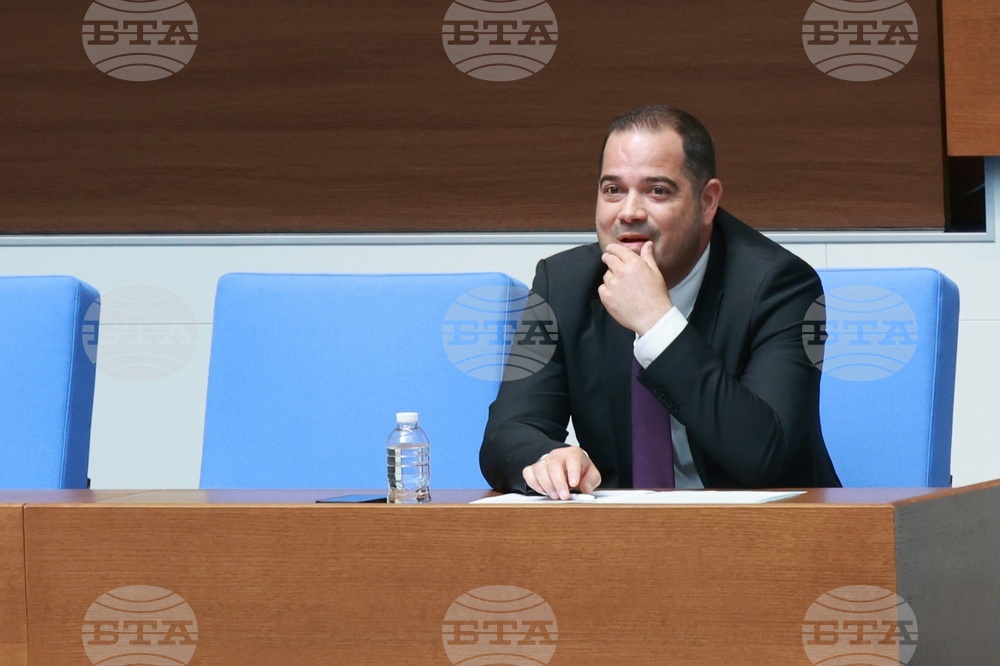 Парламент - заседание - Калин Стоянов