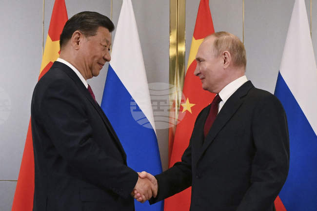 Старото приятелство между Русия и Китай създава нови заплахи, пише в. "Гардиън"
