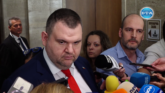 На тяхната съвест е случващото се в момента с ДПС, каза Делян Пеевски по повод изключването на 17 депутати от парламентарната група