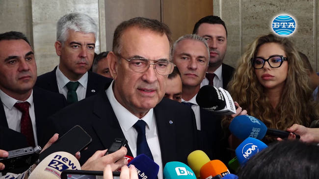 Този акт не е легитимен и не е съобразен с устава на ДПС, каза Джевдет Чакъров за изключването му от парламентарната група