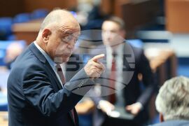 Парламент - заседание - Атанас Атанасов