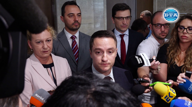 ПП-ДБ ще отправи искане до президента за оставката на министъра на вътрешните работи Калин Стоянов, каза Явор Божанков