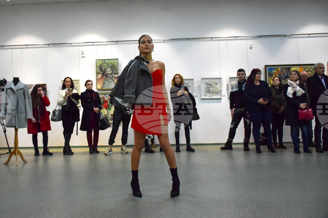 Благоевград - Югозападен университет - изложба - ревю