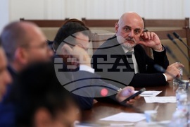 Парламент - Временна комисия - Мартин Божанов - Петьо Петров - заседание