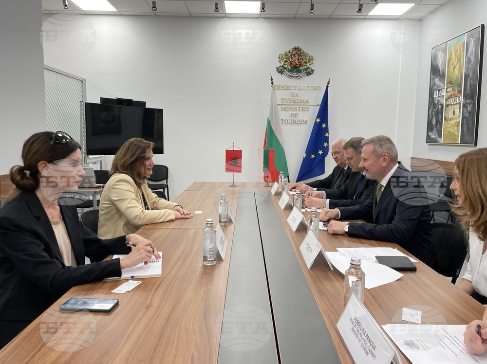 Tourism Minister, Albania's Ambassador to Bulgaria Discuss Bilateral Cooperation