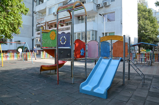 Община Варна извърши частични ремонти на около 100 детски площадки за три месеца