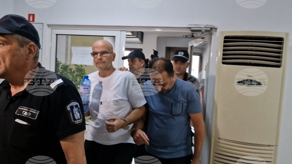 Съдът остави в ареста двамата лекари, задържани за документна измама в Пловдив