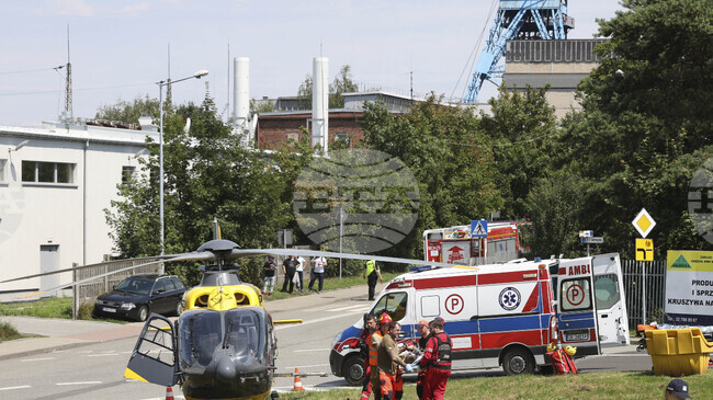 Двама души загинаха при отделяне на метан във въгледобивна мина в Полша