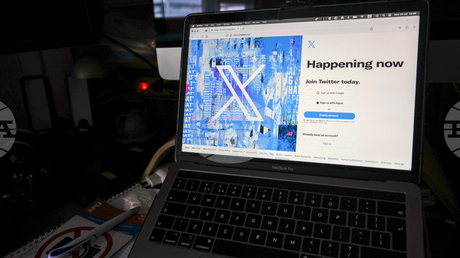 Европейската комисия е наредила на „Екс“ да съхранява до края на годината всички документи, свързани с чатбота „Грок“