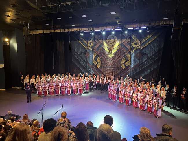 Община Благоевград: Нестихващи аплодисменти белязаха съвместния концерт на Ансамбъл „Пирин“ и Северняшки ансамбъл – Плевен по повод 75 години от рождението на Тодор Бекирски