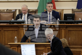 Парламент - заседание - Кирил Петков