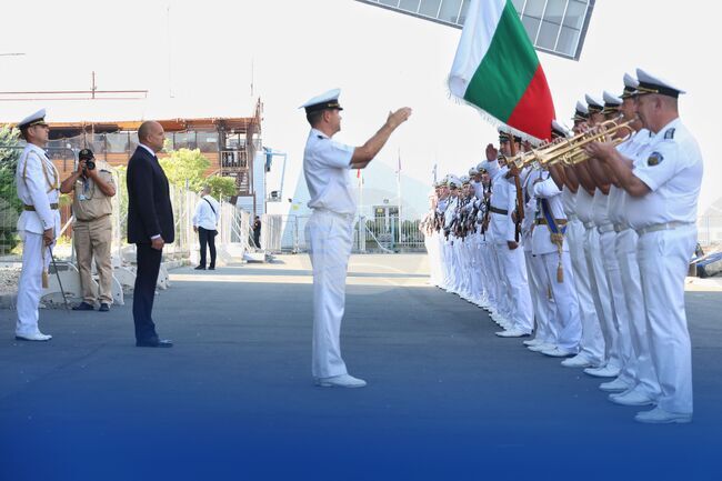 Бургас - „Бриз - 2024“ - Румен Радев - посрещане