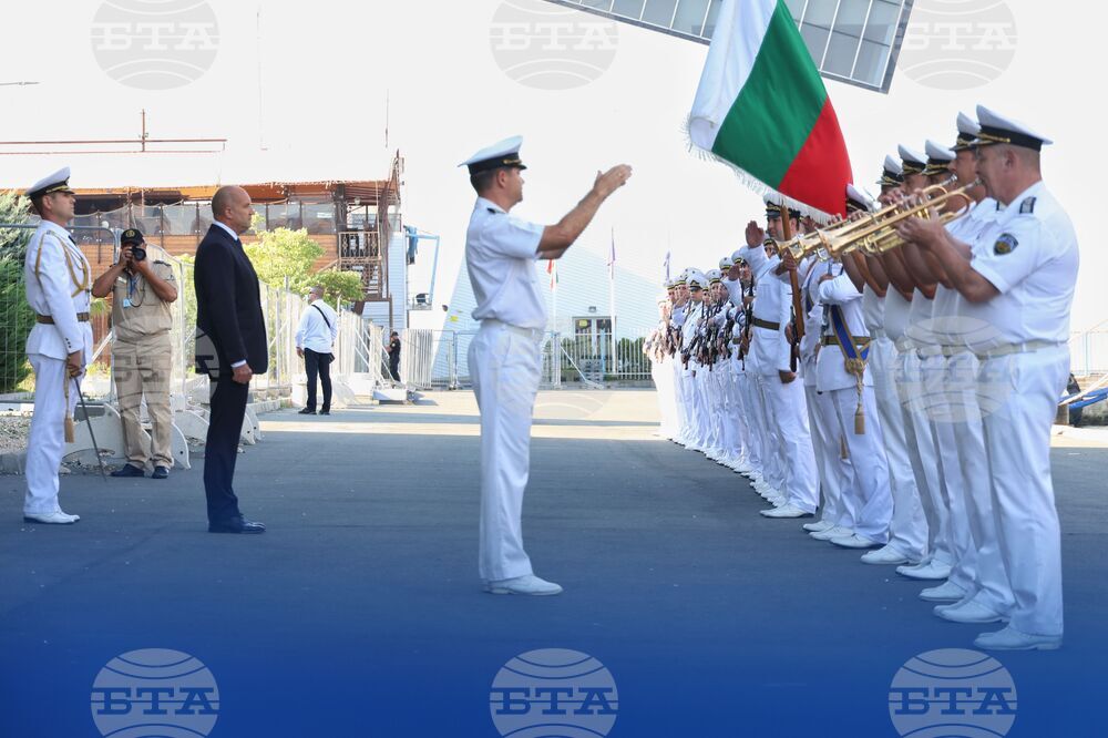 Бургас - „Бриз - 2024“ - Румен Радев - посрещане