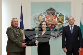 Румен Радев - Вьоса Османи-Садриу - Валери Цолов - отличие