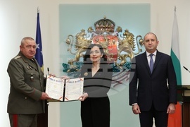 Румен Радев - Вьоса Османи-Садриу - Валери Цолов - отличие