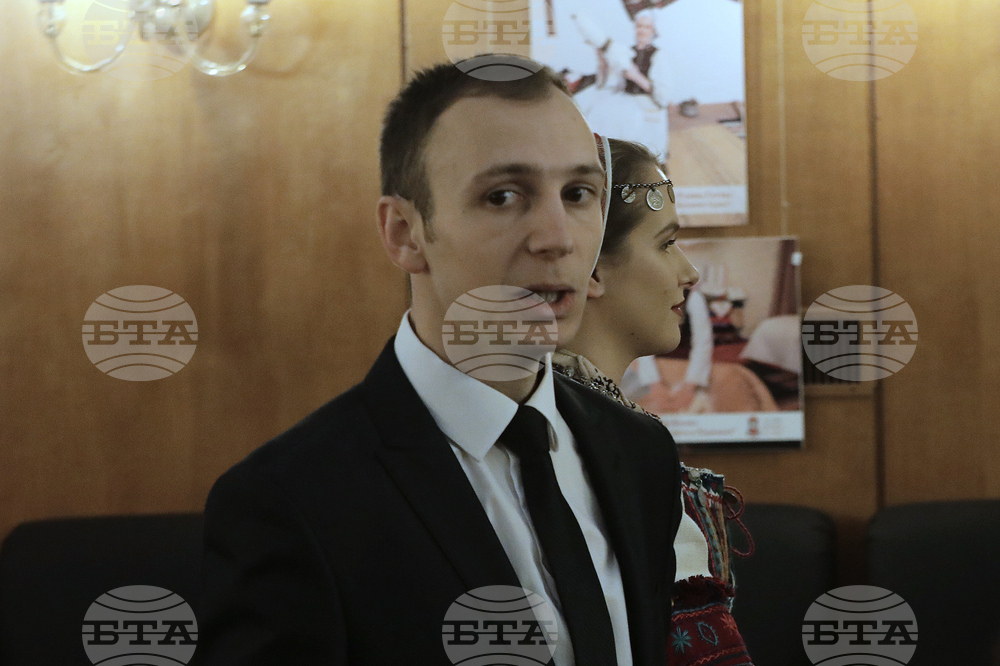 Парламент - изложба - „Аз съм българка“