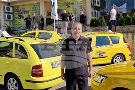 Велико Търново - таксиметрови автомобили - траурно шествие