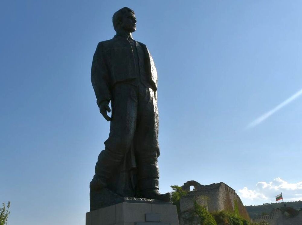 Община Ловеч: С възпоменателна церемония с военен ритуал отбелязваме 187 години от рождението на Васил Левски