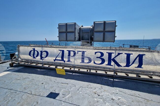 Вертолет и фрегатата "Дръзки" продължават издирването на изчезналия риболовен кораб в Черно море