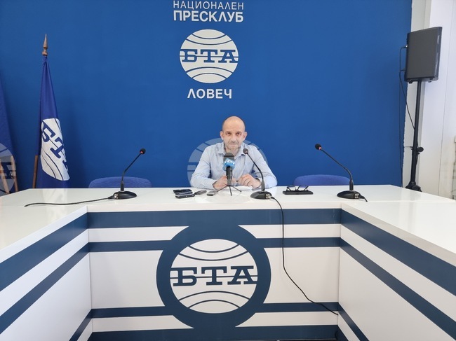 Национален пресклуб на БТА Ловеч - Стефан Тихолов - председател на Общински съвет - пресконференция