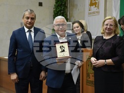 Кметът на Благоевград Илко Стоянов и Н.Пр. Мартина Фийни, посланик на Ирландия в България наградиха заслужили журналисти в конкурса „Сърце и слово срещу наркотиците“