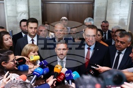 Народни представители - брифинг